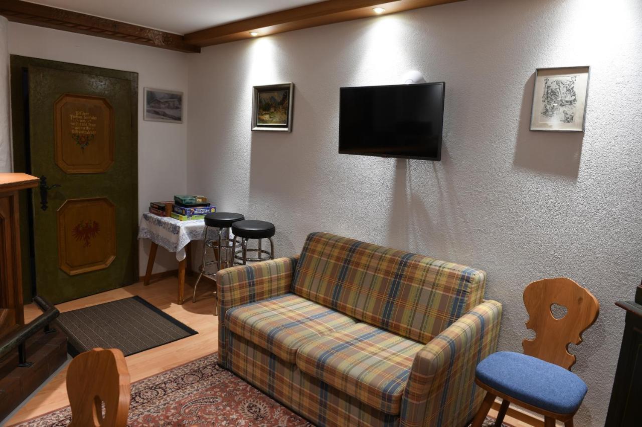 Holzschnitzers Appartements Ehrwald Luaran gambar