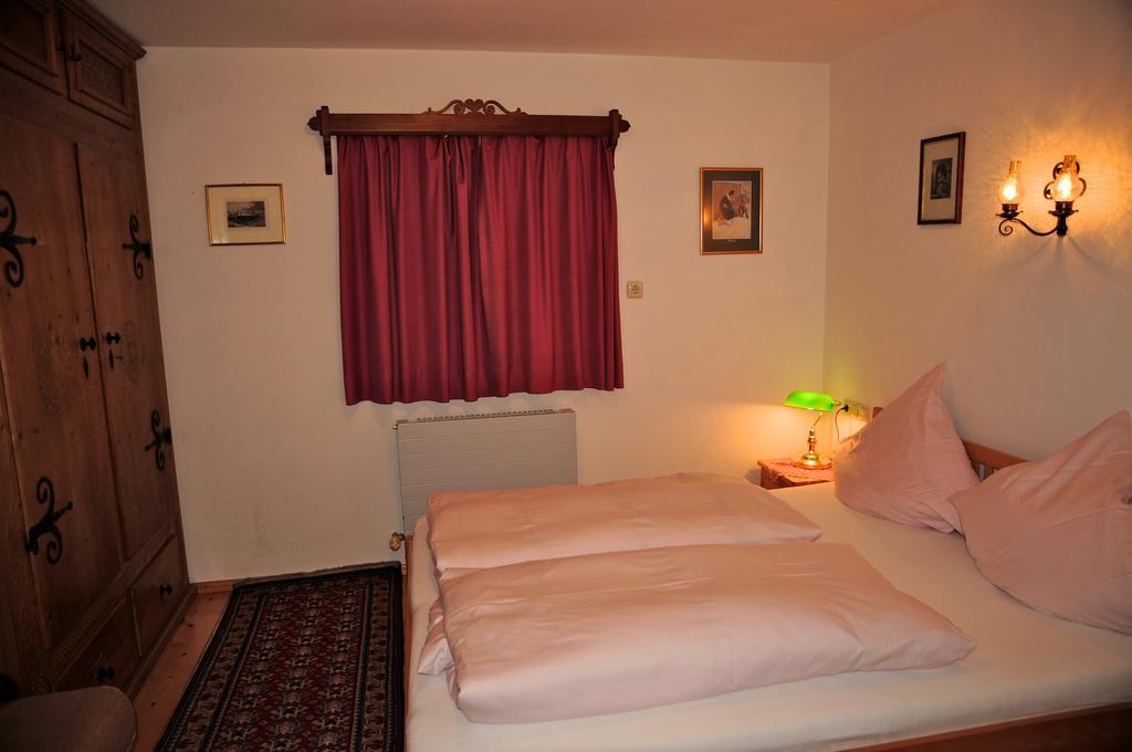 Holzschnitzers Appartements Ehrwald Luaran gambar
