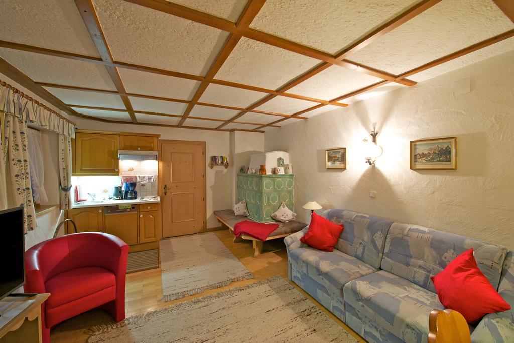 Holzschnitzers Appartements Ehrwald Luaran gambar