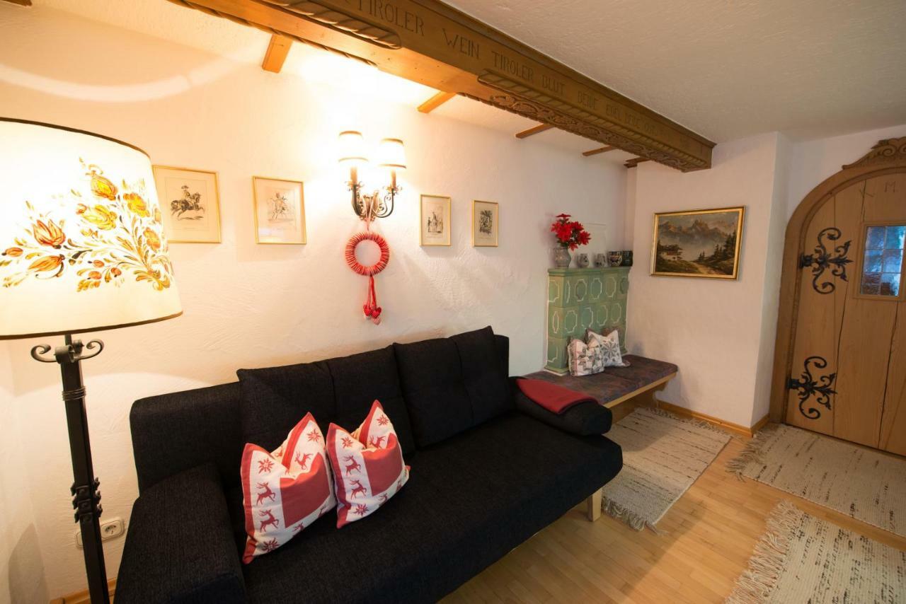 Holzschnitzers Appartements Ehrwald Luaran gambar