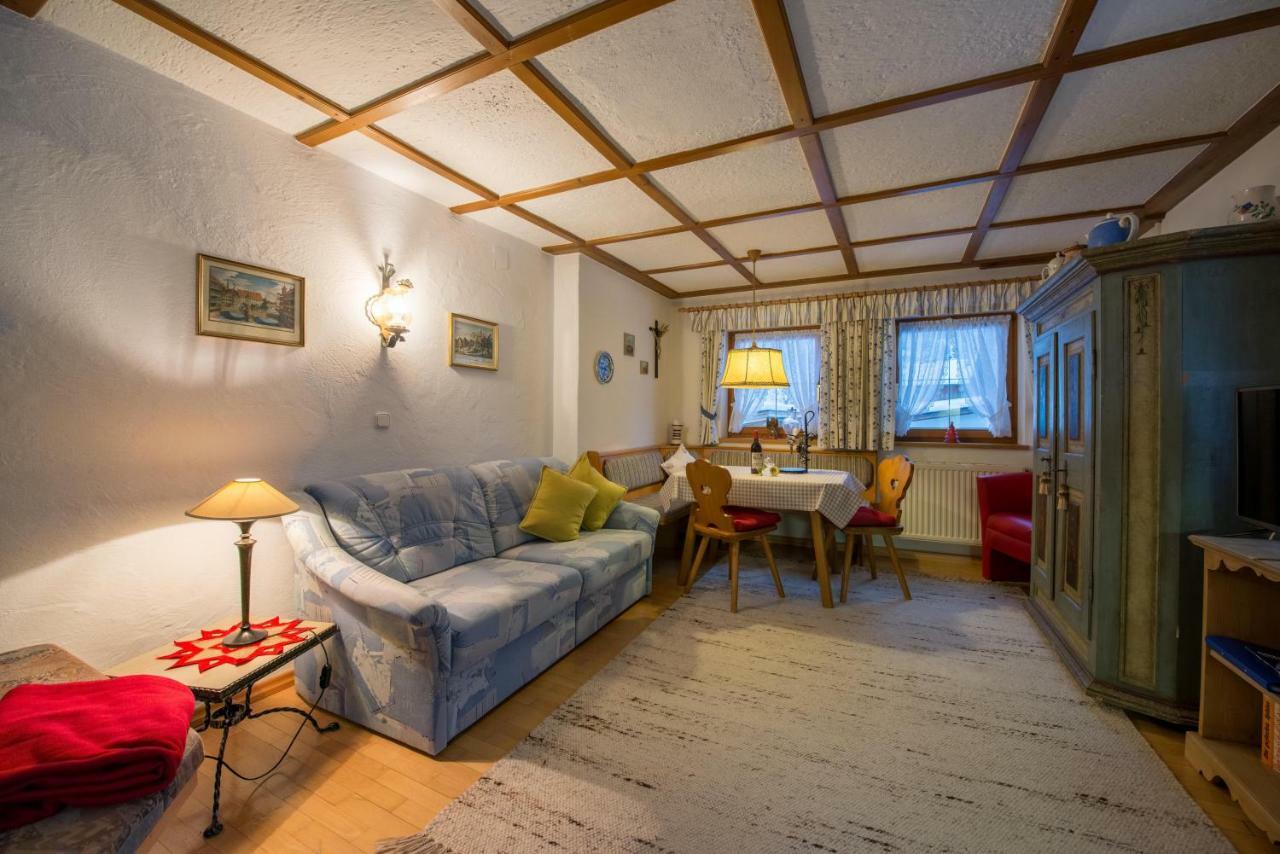 Holzschnitzers Appartements Ehrwald Luaran gambar