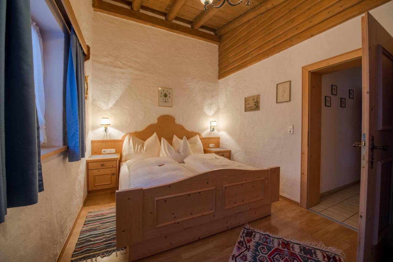 Holzschnitzers Appartements Ehrwald Luaran gambar